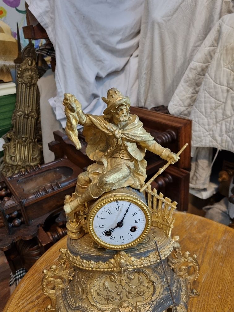 Cynkalowy zegar francuski