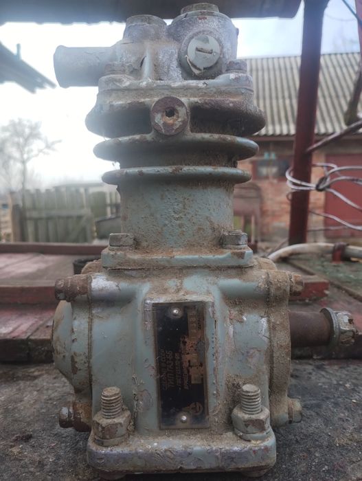 Продам одноциліндровий компресор Газ 66 , старого зразка, стан нового