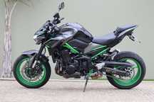 Kawasaki ZR  900F