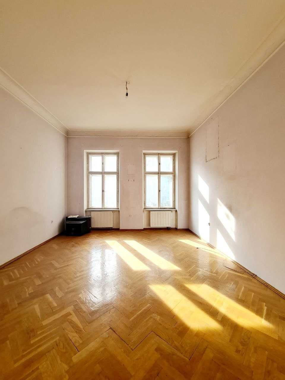 Продаж 4-кім. квартири в австрійському будинку по вул. Дорошенка