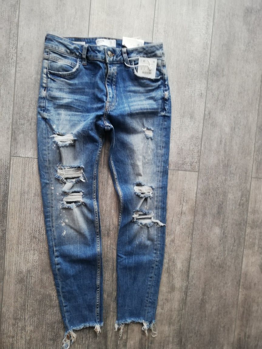 Nowe jeansy Bershka M