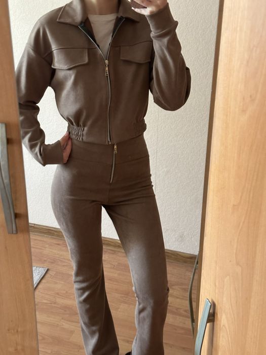 Стильний жіночій  костюм