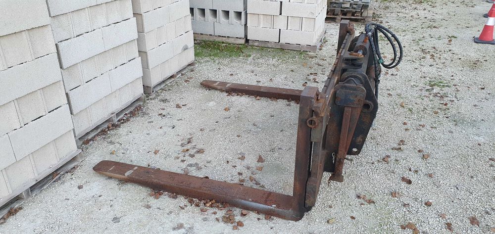 Garfos Manitou de 10 toneladas com Deslocação