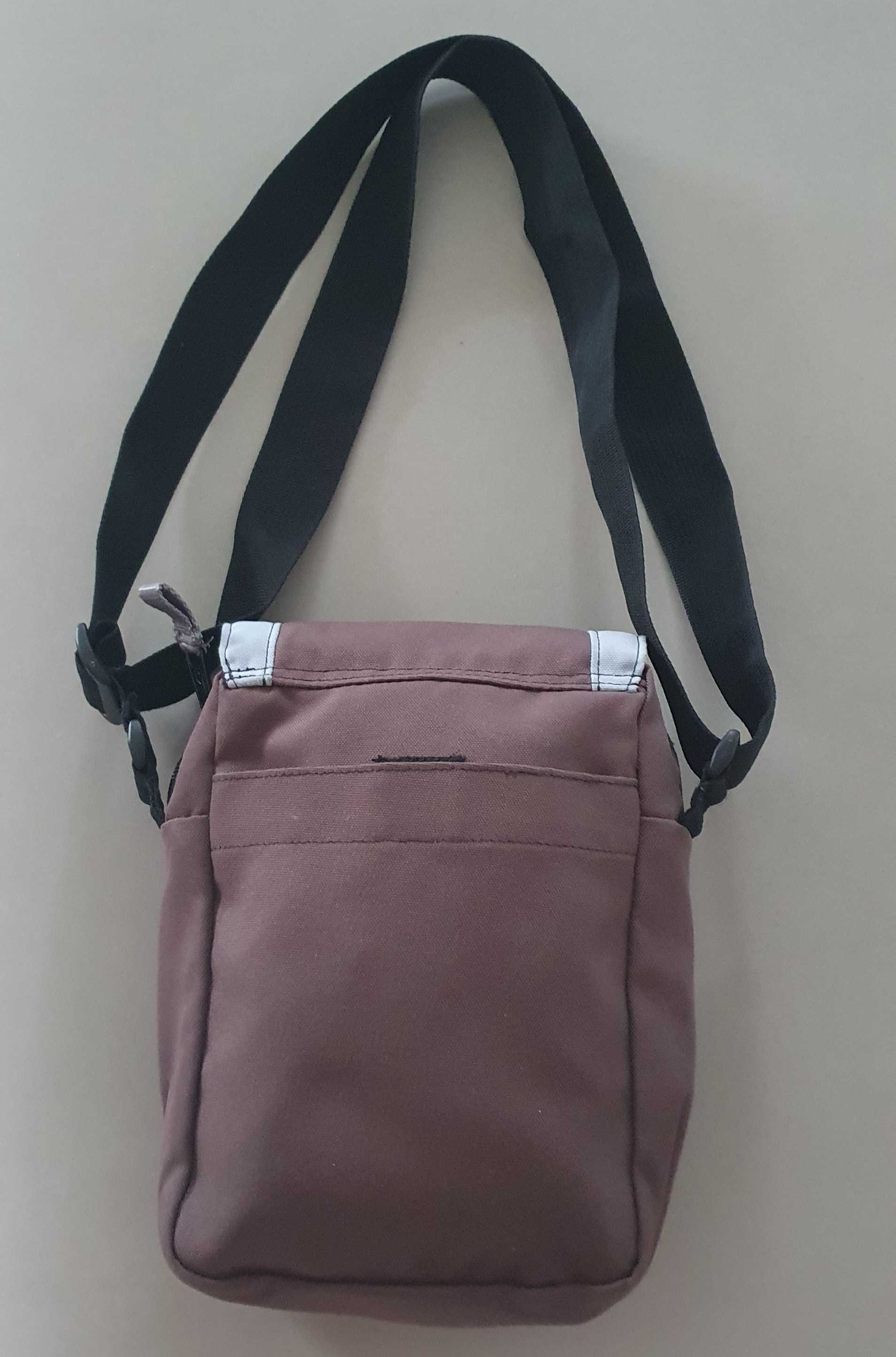 Torebka sportowa unisex z paskiem dużo kieszonek