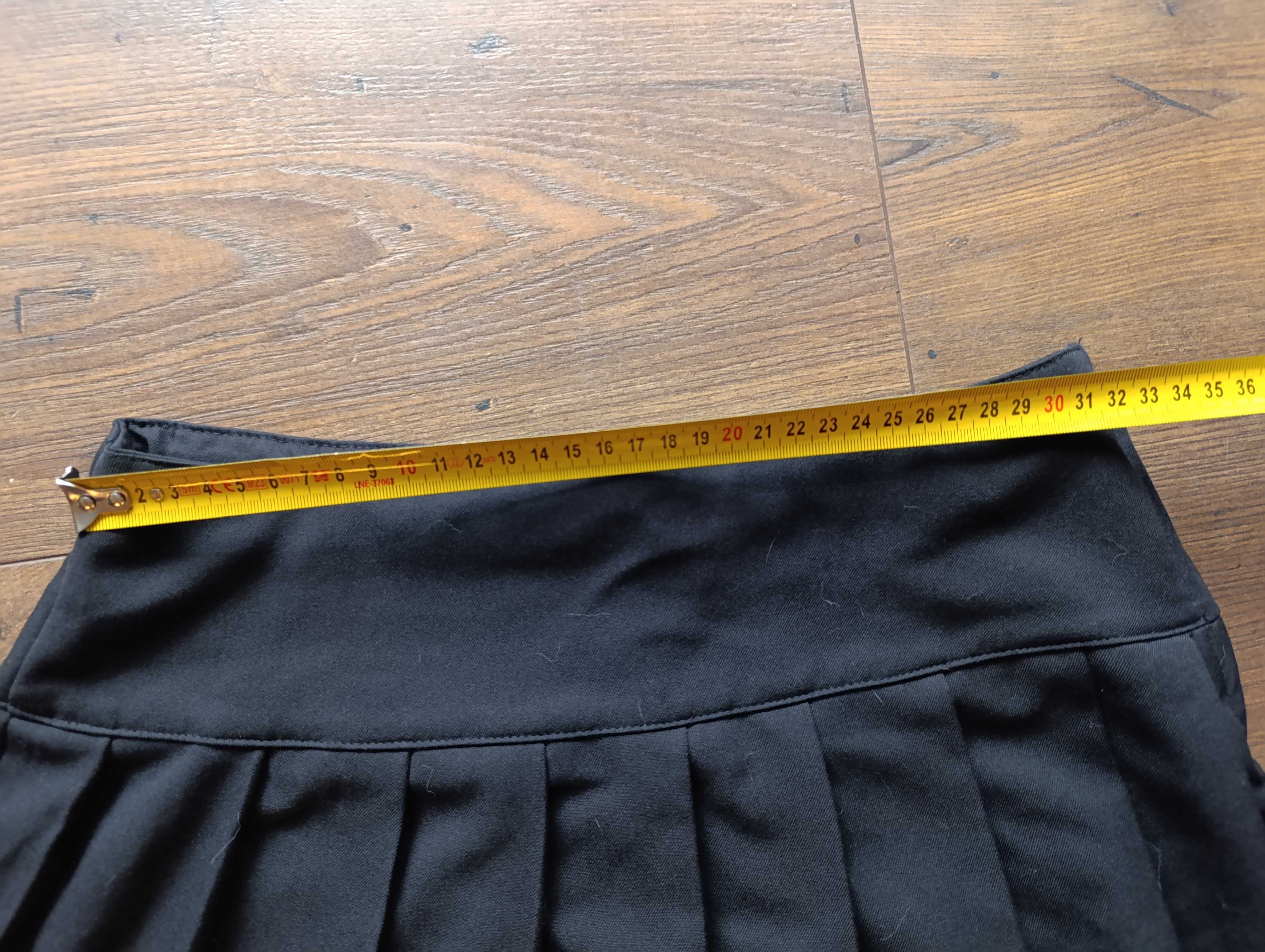 Czarna spódnica zakładana H&M, rozm 152