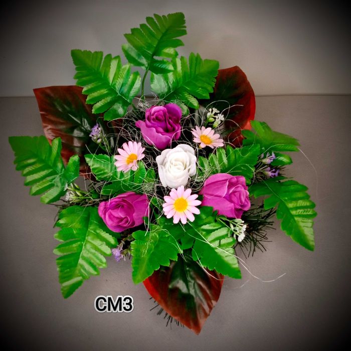 Stroik na grób cmentarz kompozycja kwiaty bukiet wiązanka MAŁA