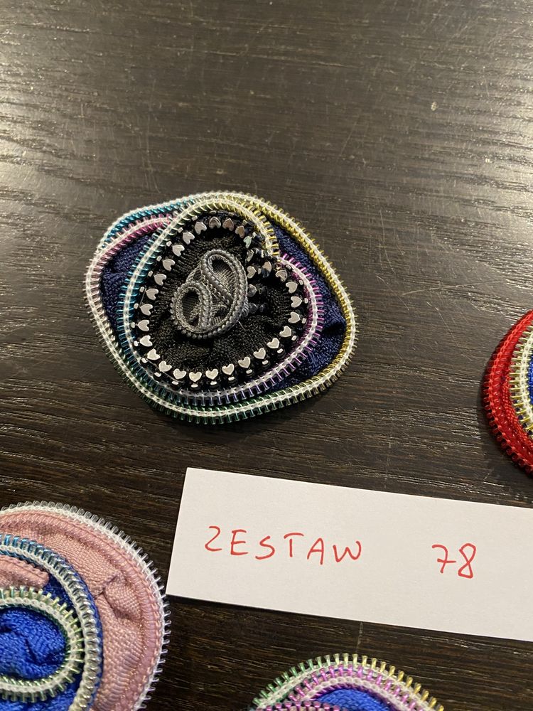 Broszki handmade z suwaków unikat zestaw 78