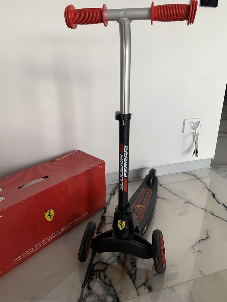 Самокат Ferrari