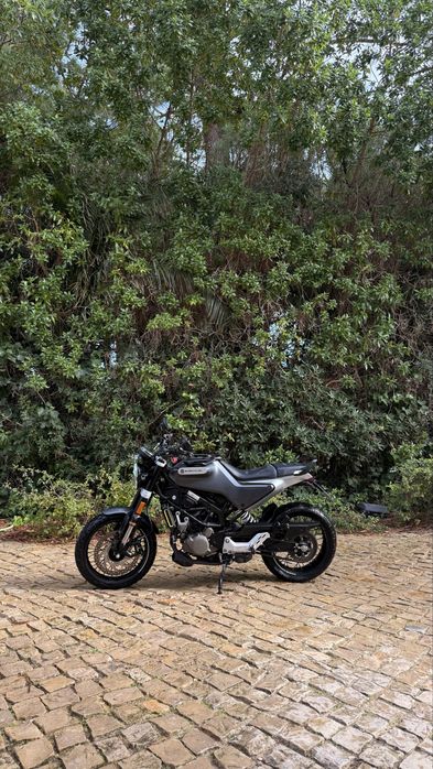 Husqvarna Svartpilen 125 – 2022 apenas 5300 km