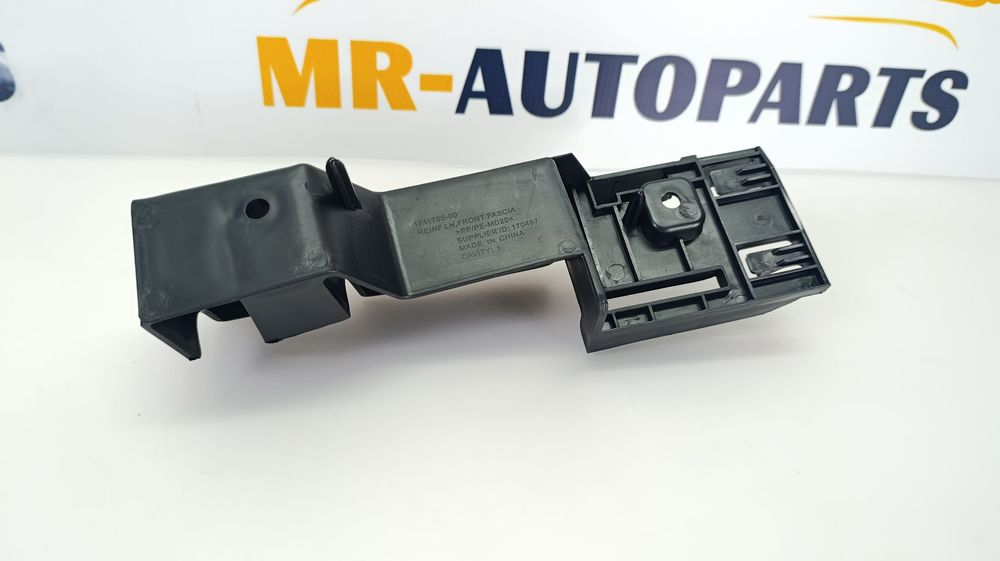 Кронштейн переднього бампера правий лівий Tesla Model 3 Highland