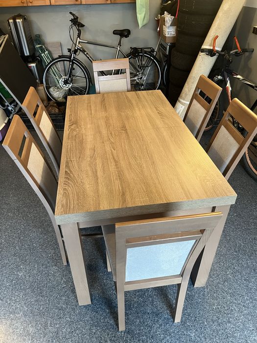 stół rozkladany z 6 krzeslami