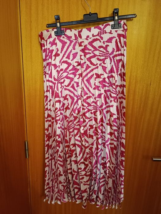 Saia plissadoa nova com etiqueta