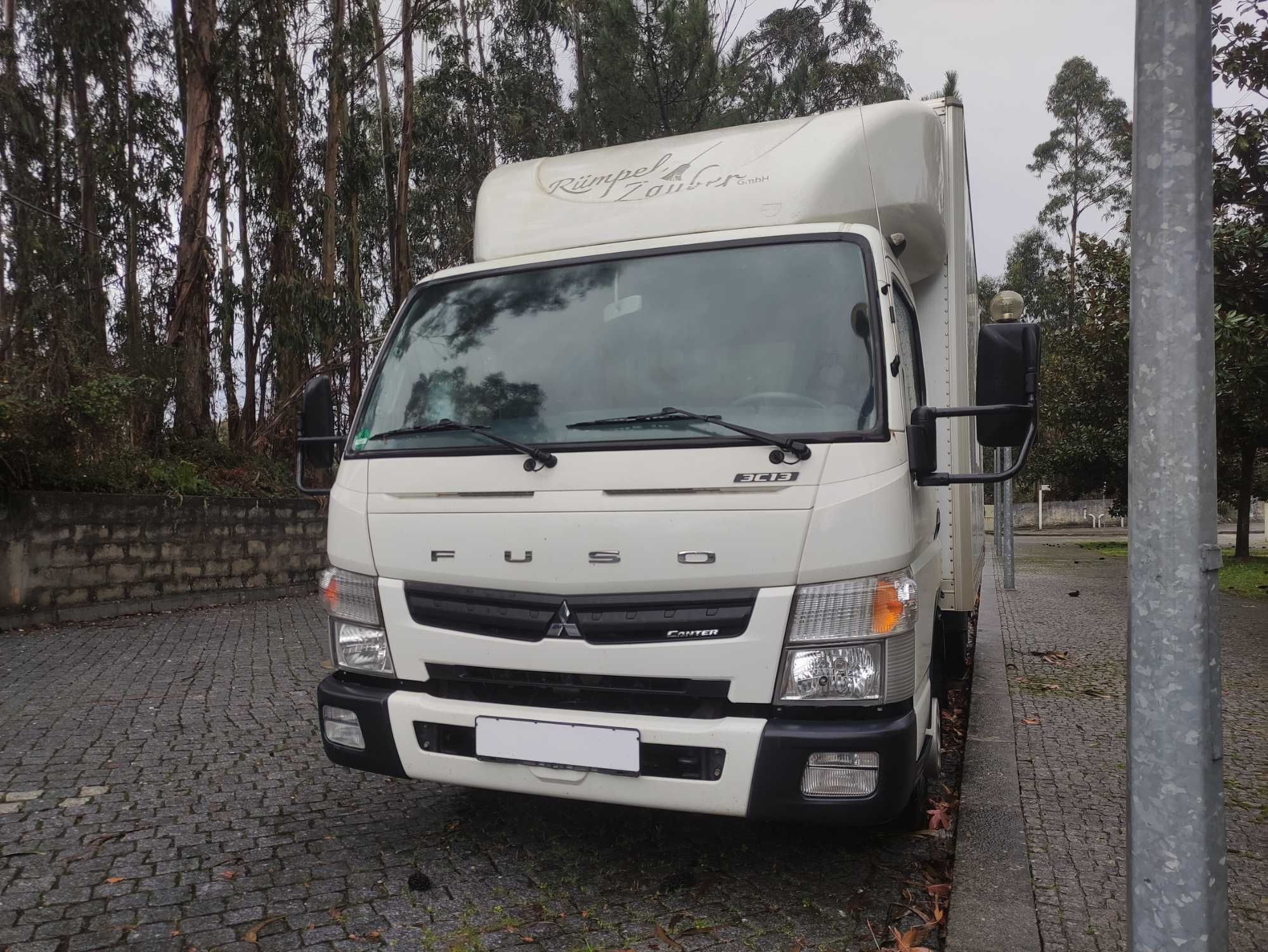 Mitsubishi Fuso Canter Ligeira só 72.000km Semi-Nova