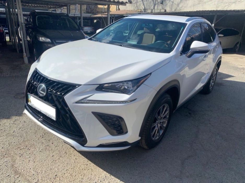 Бампер передний F-Sport для Lexus NX (2014-2020) Решетка