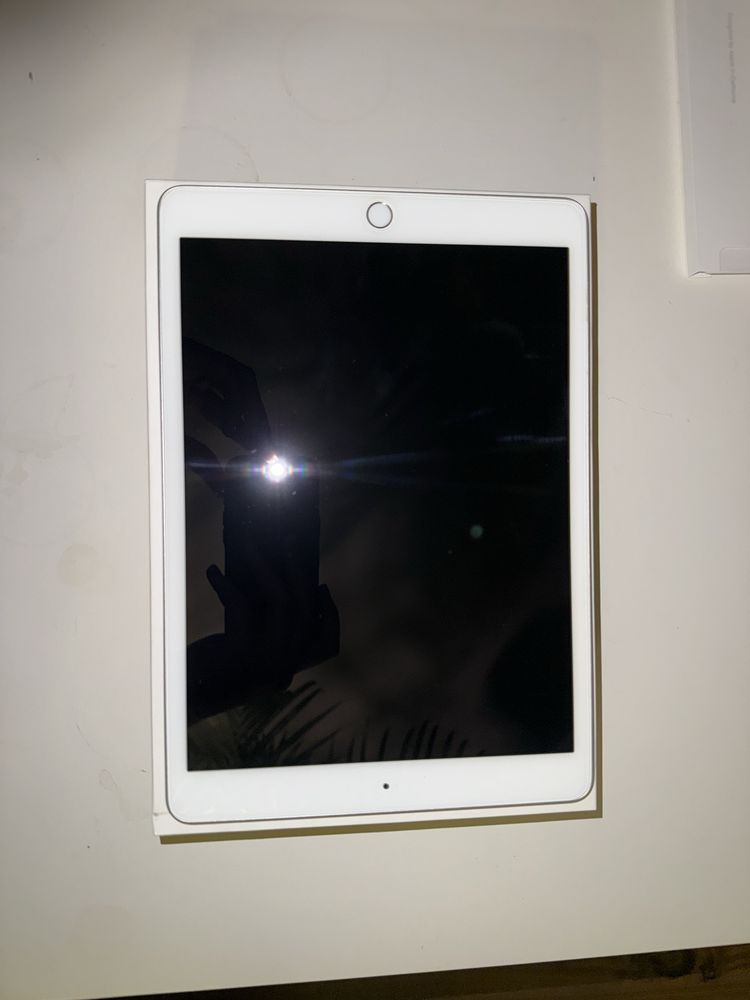 iPad 8. generacji (2020) 32 GB + Apple Pencil 1 generacji + etui
