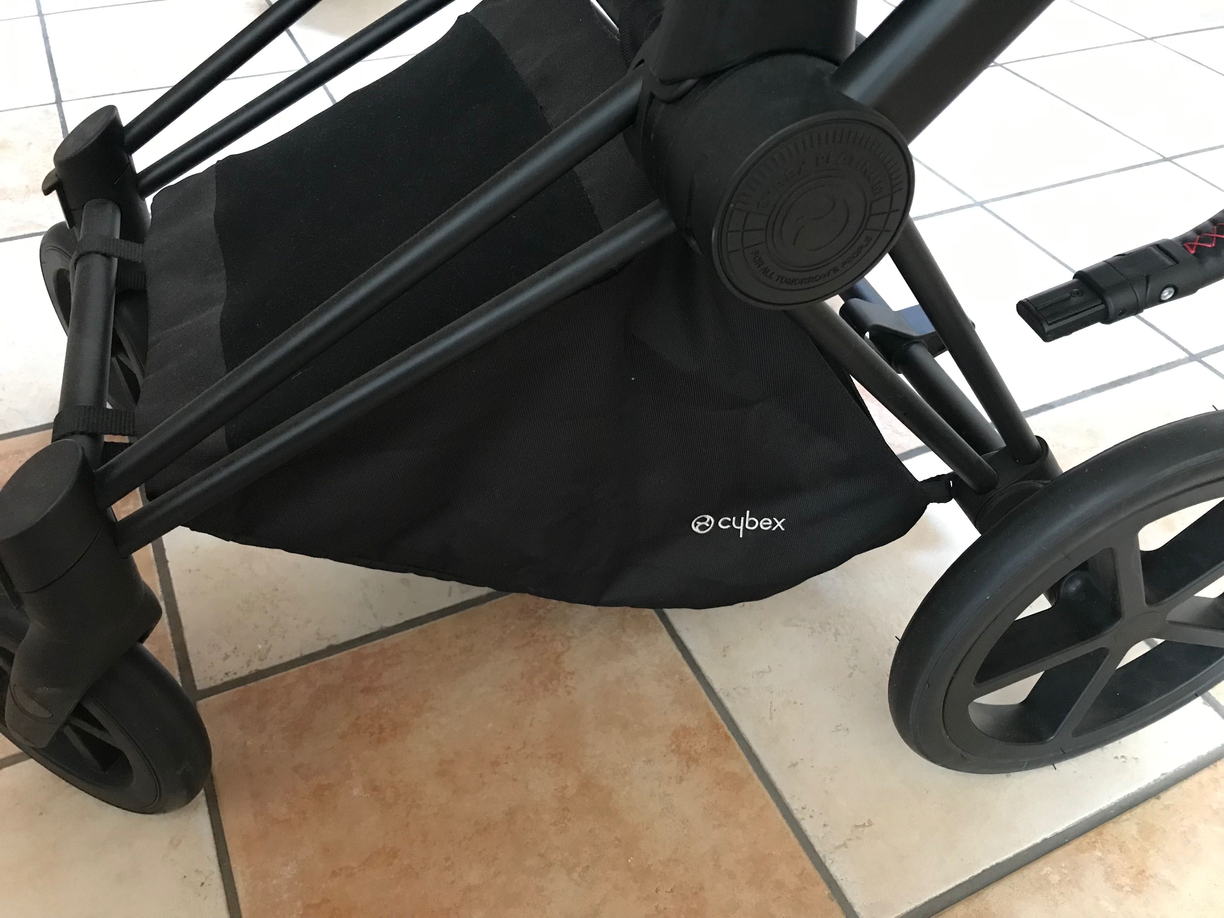 Cybex Priam Ferrari beżowy z gondolą