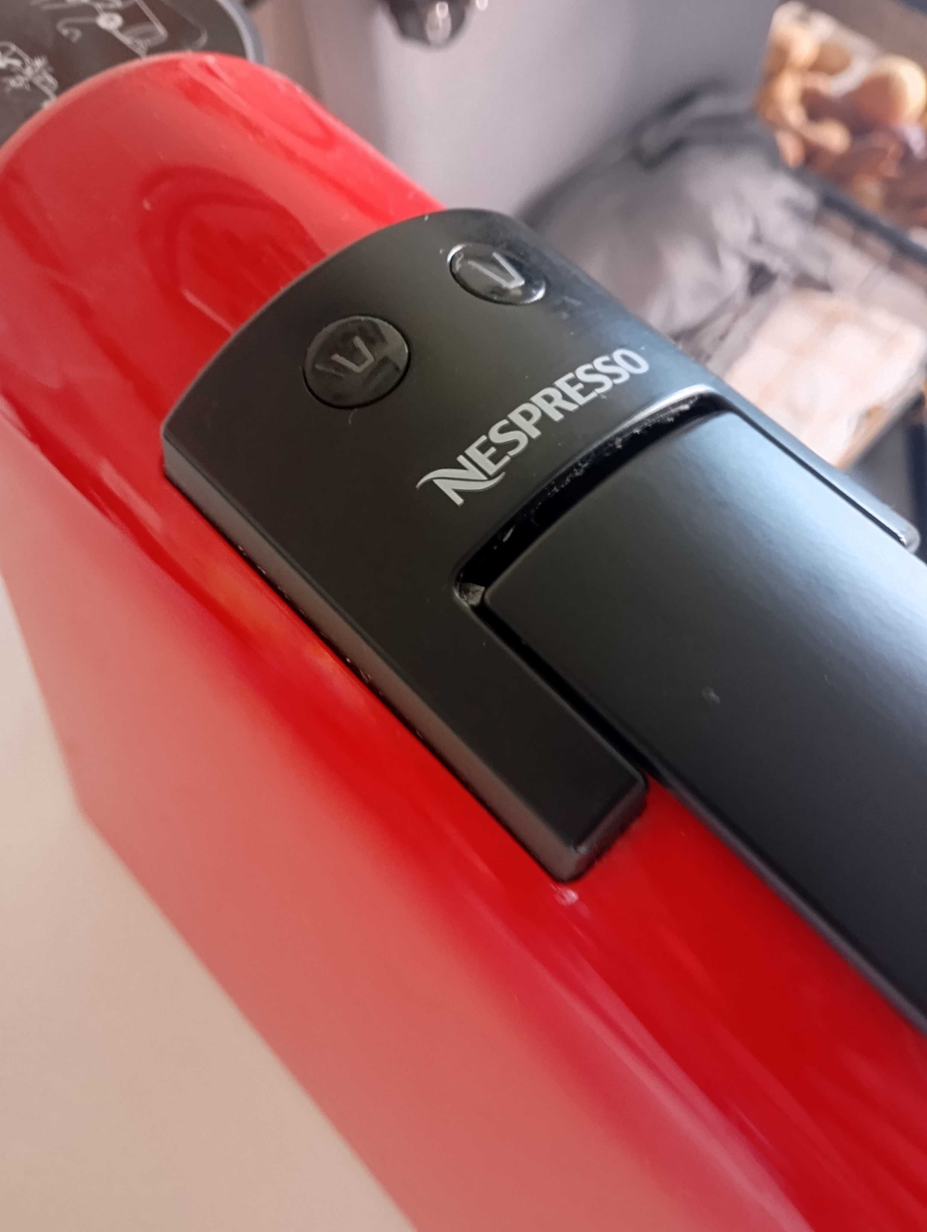 Máquina Nespresso delonghi