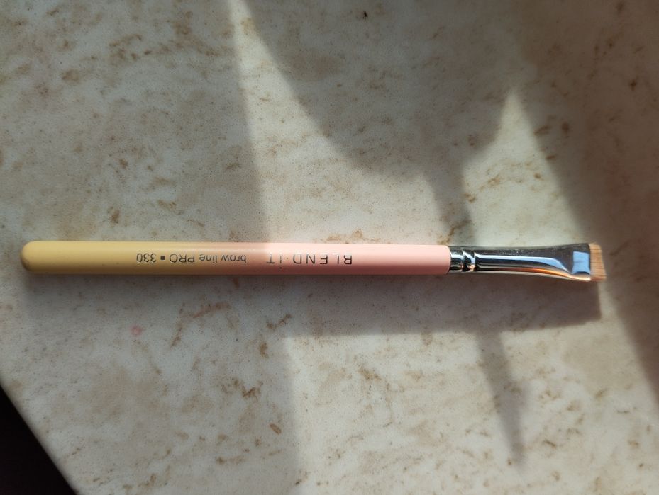 Pędzel do brwi kresek blend IT pro 330