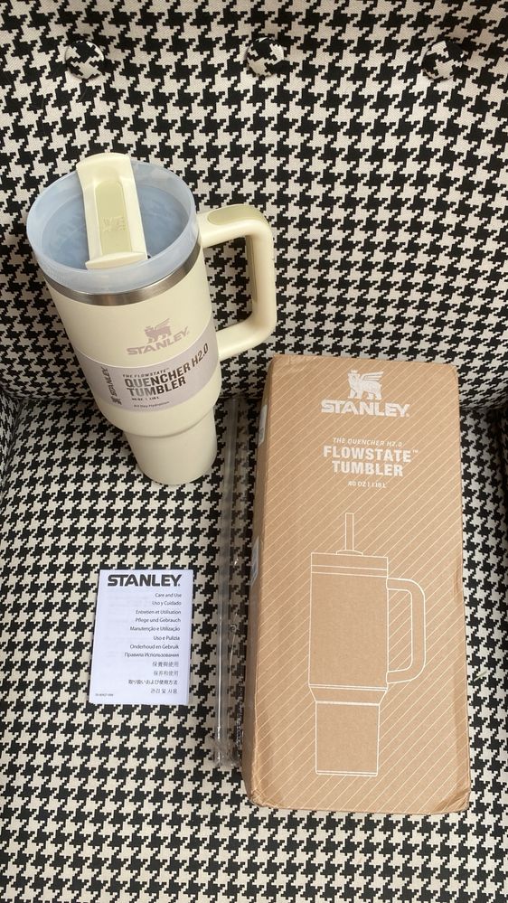 Kubek Stanley pojemność 1180 ml kolor beż
