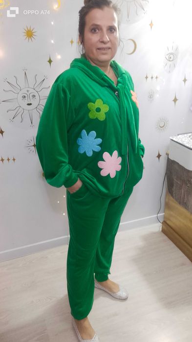 Wikiland Piękne dresy welurowe Plus Size Kolorowe Stokrotki