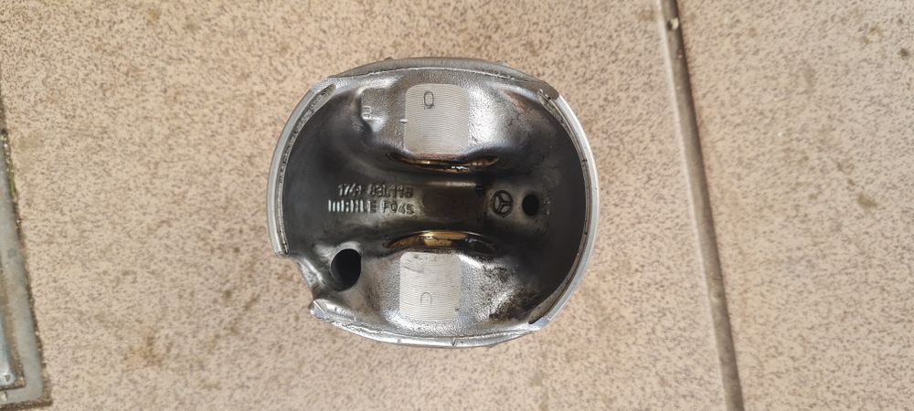 Tłok silnika Mercedes Sprinter W907 OM651 z 2019 roku Pojemność 2.2