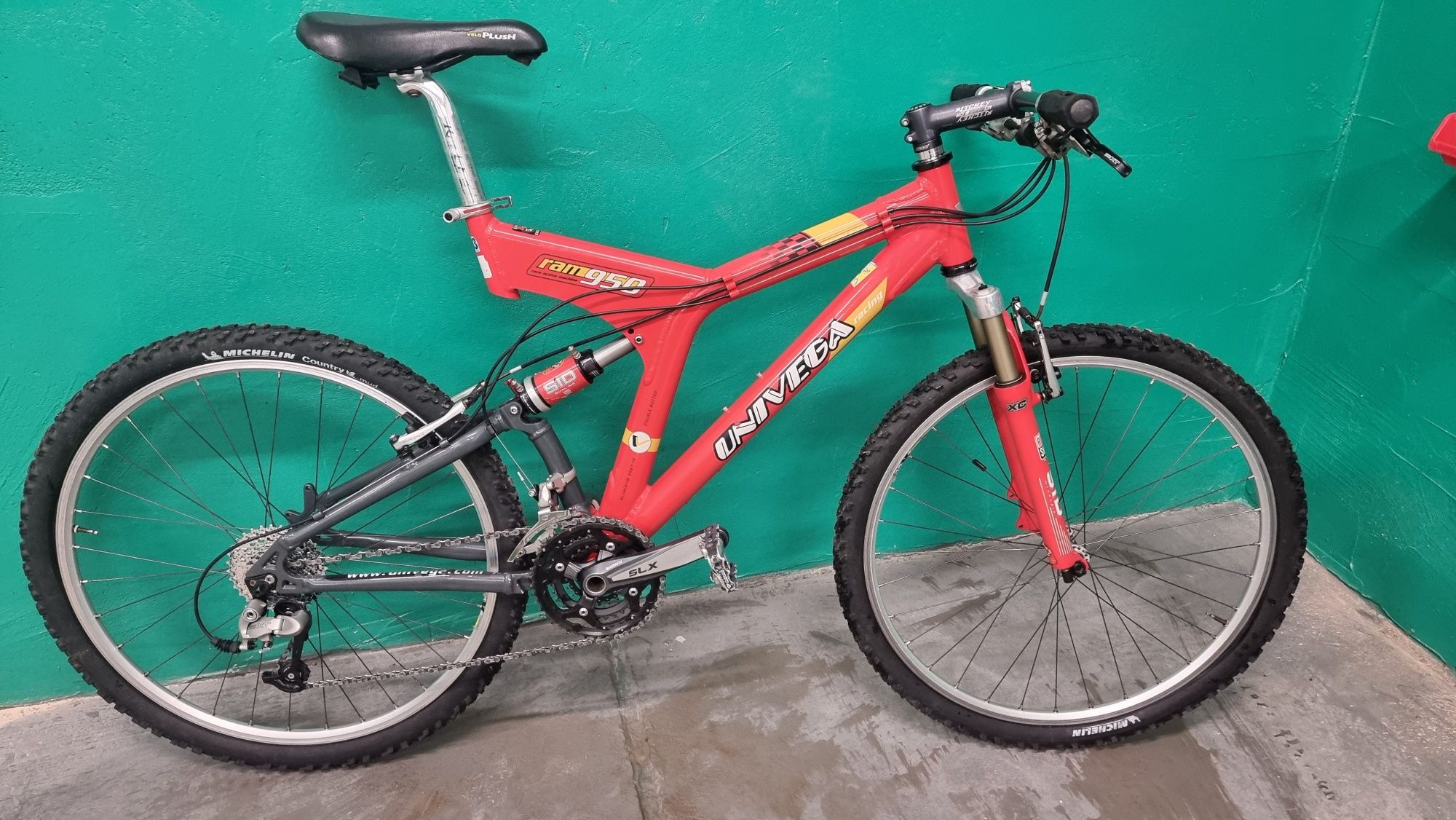 UNIVEGA Ram950 2 x SID FULL XT 26"
