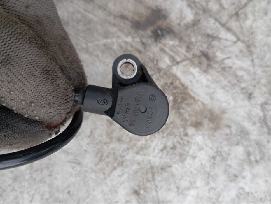 Датчик колінвалу Opel Astra G Omega B Vectra B C 2.0-2.2 0281002138