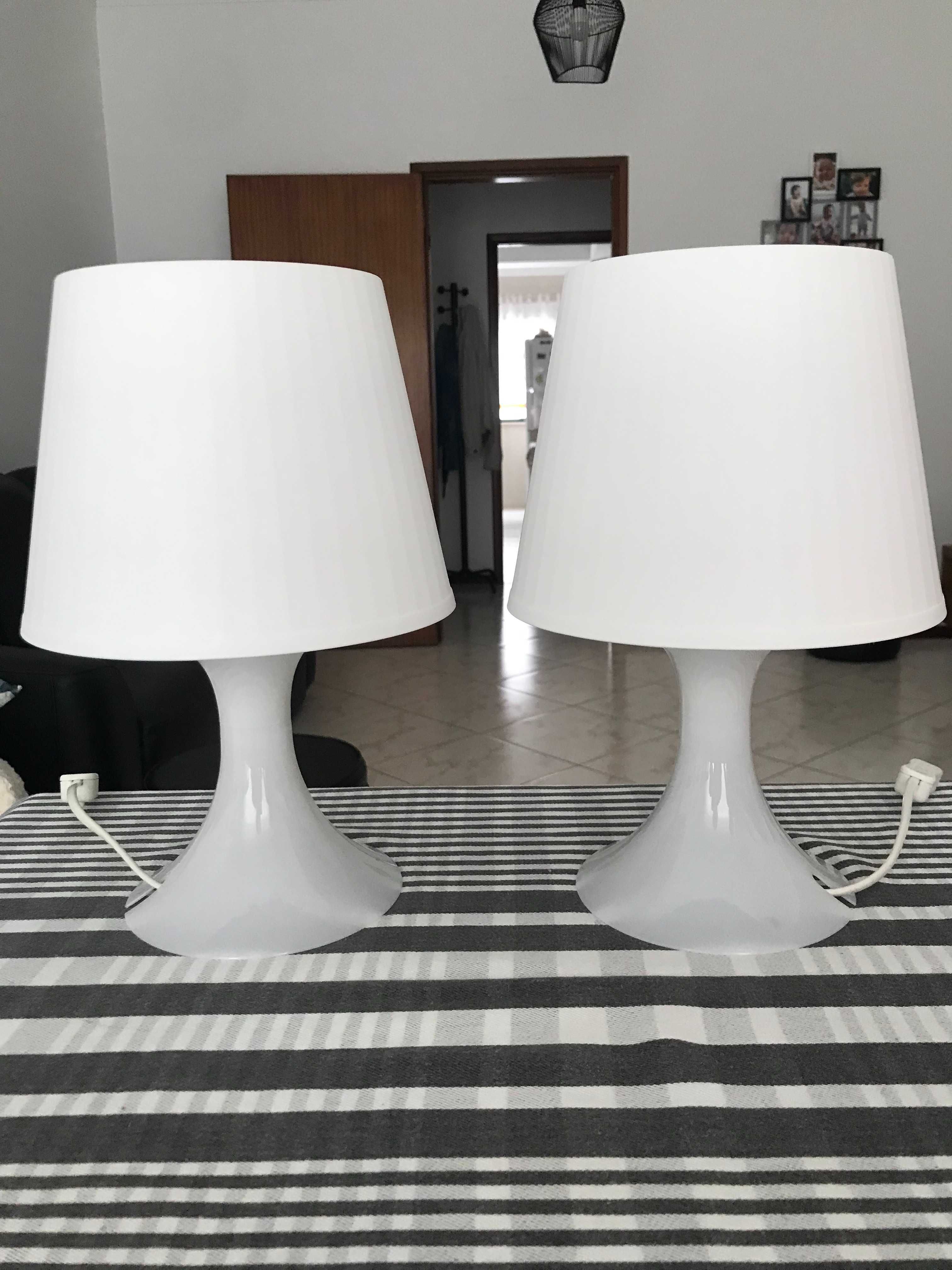 2 Candeeiros de mesa de cabeceira