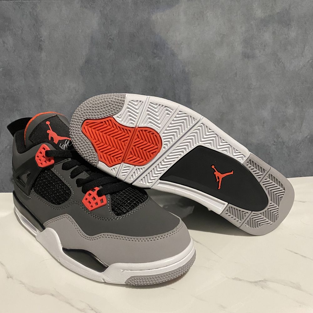 Nike Air Jordan Retro 4