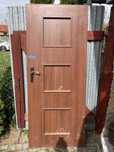 Drzwi wewnetrzne brazowe/imitacja drewna prawe 80
