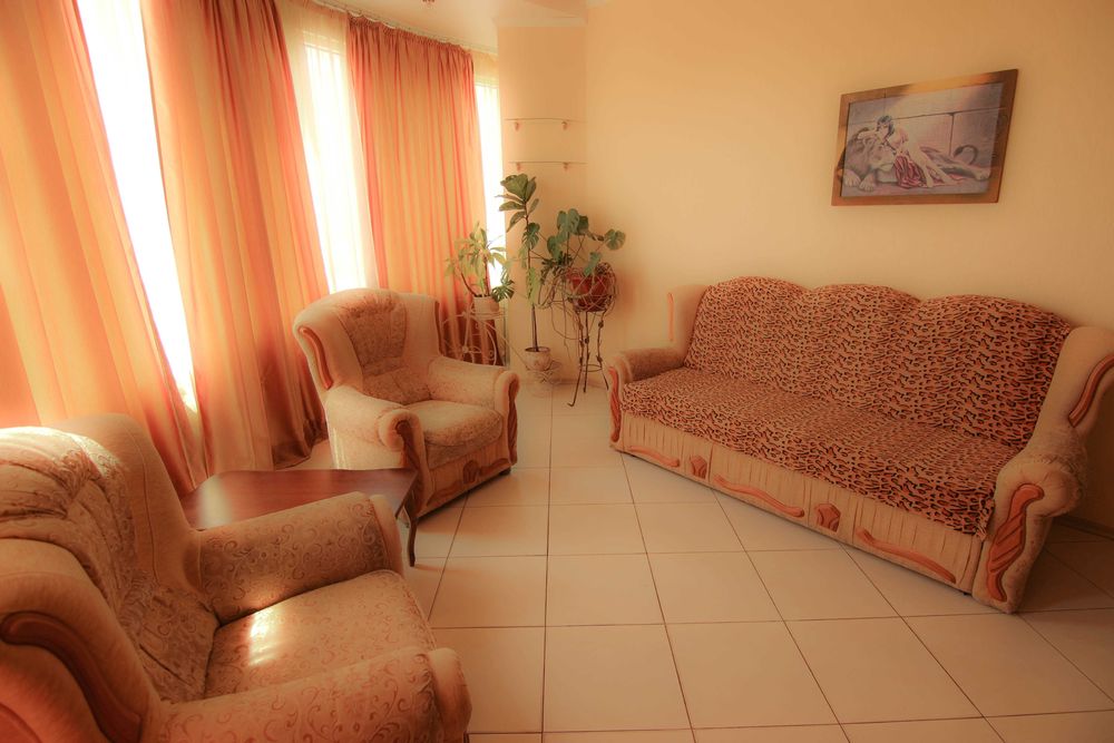 Сдам 2ком посуточно Аркадия новый дом, море 5 мин . Ул. Генуэзская