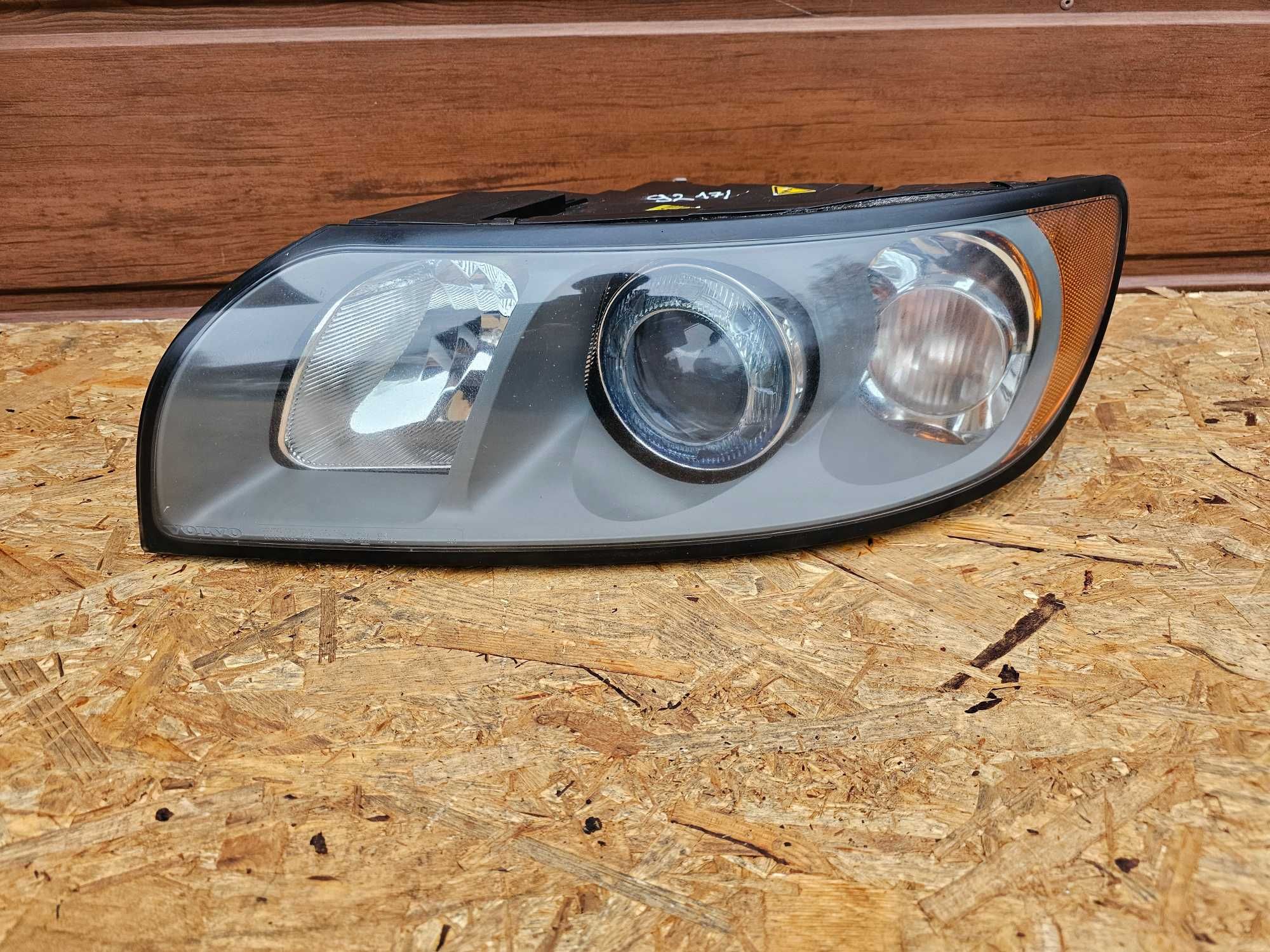 Volvo V50 S40 lampa przód lewa lewy xenon kompletna europa