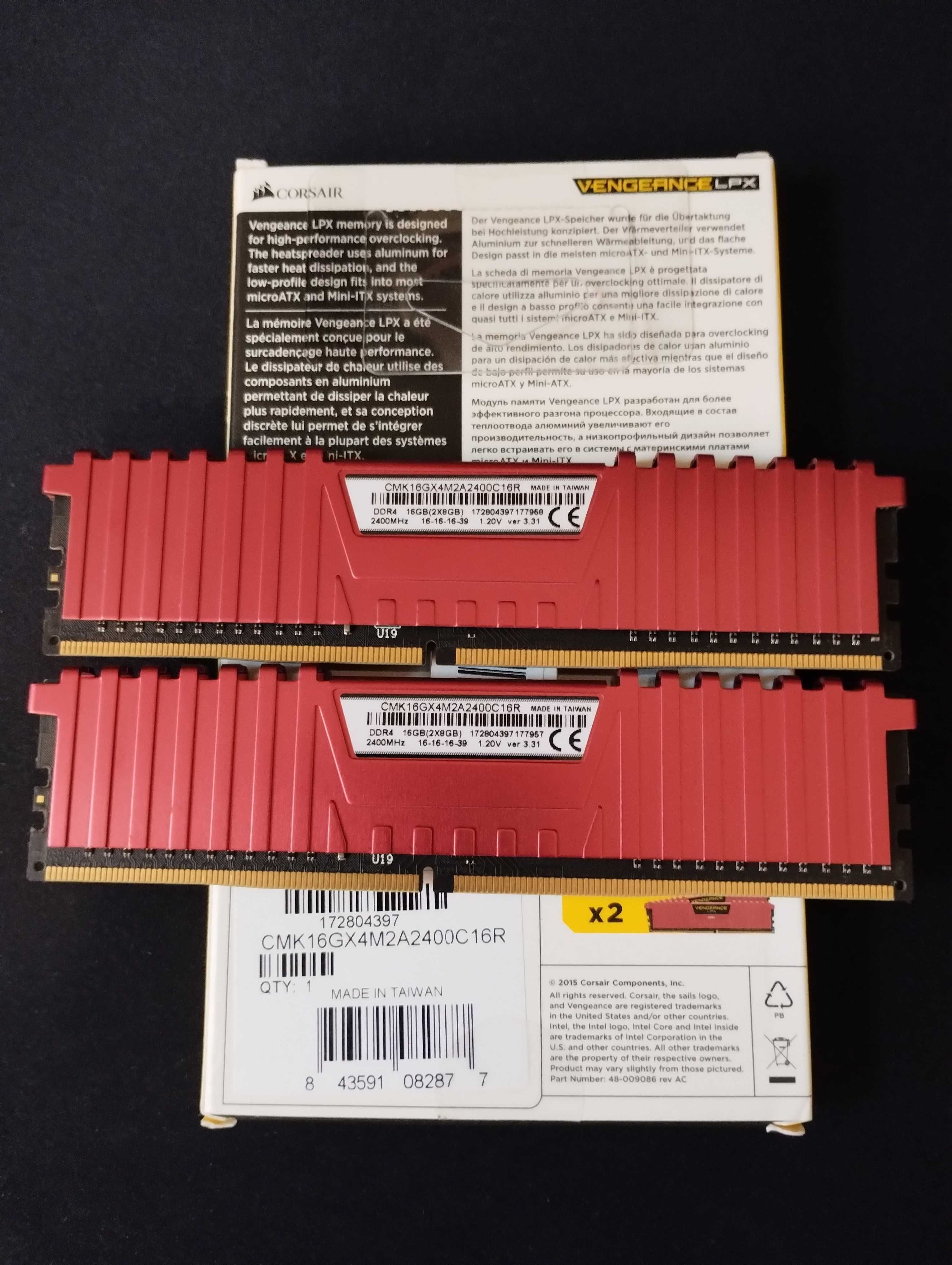 Оперативна пам'ять Corsair 16 GB (2x8GB) DDR4 2400 MHz Vengeance LPX