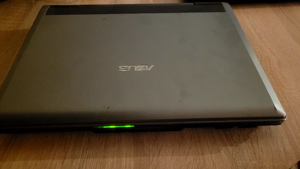 Komputer Asus F3S uszkodzony