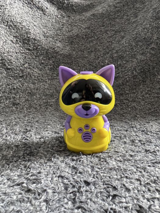 Pet bits robot interaktywny