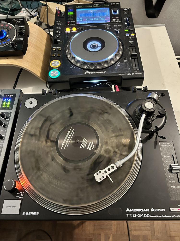 Gira discos American Audio TTD-2400