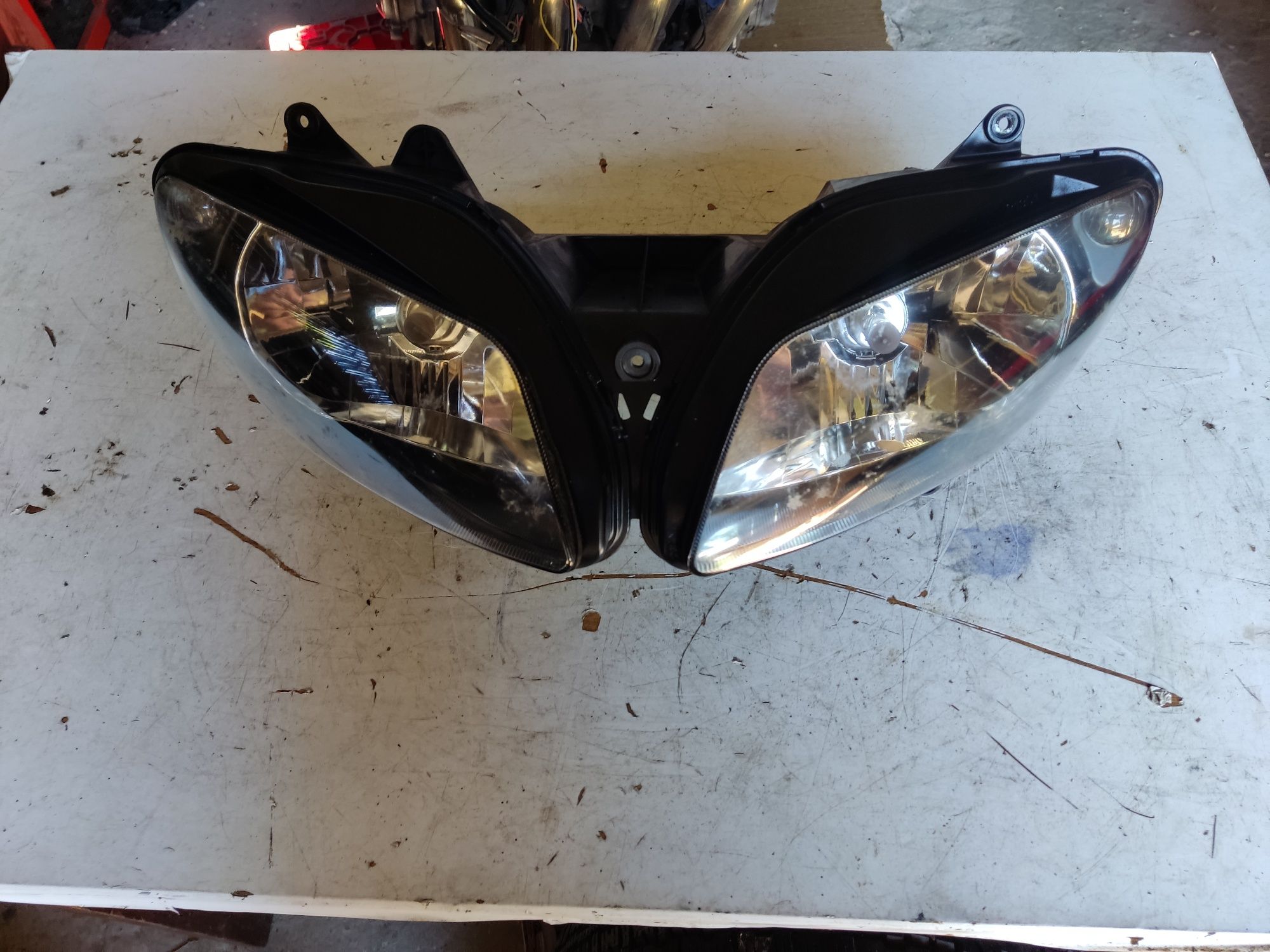 Yamaha R1 rn09 lampa reflektor