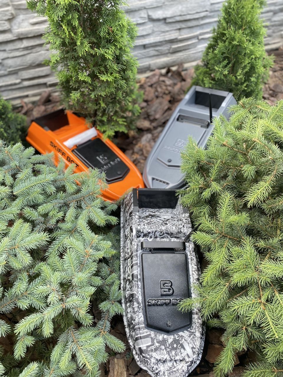 Прикормочний кораблик Skiff Bot Mini з GPS автопілотом та глибиноміром