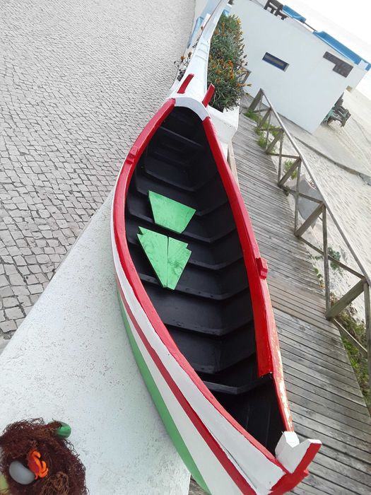 Barco de pesca artesanal ( arte xavega)