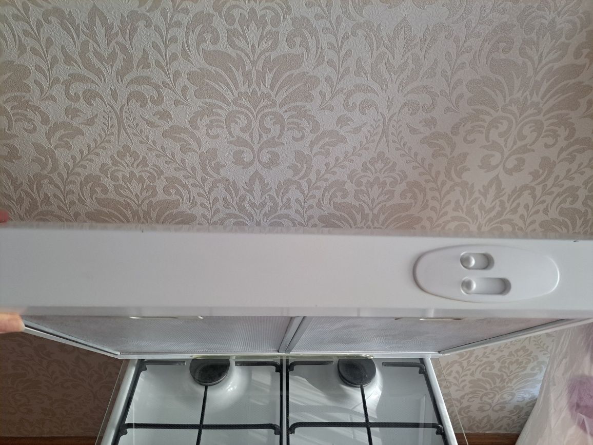 Продам витяжку кухонну