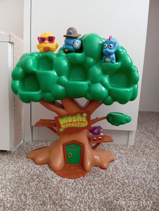 Drzewo domek Moshlingi Moshi monsters zabawka leśny domek