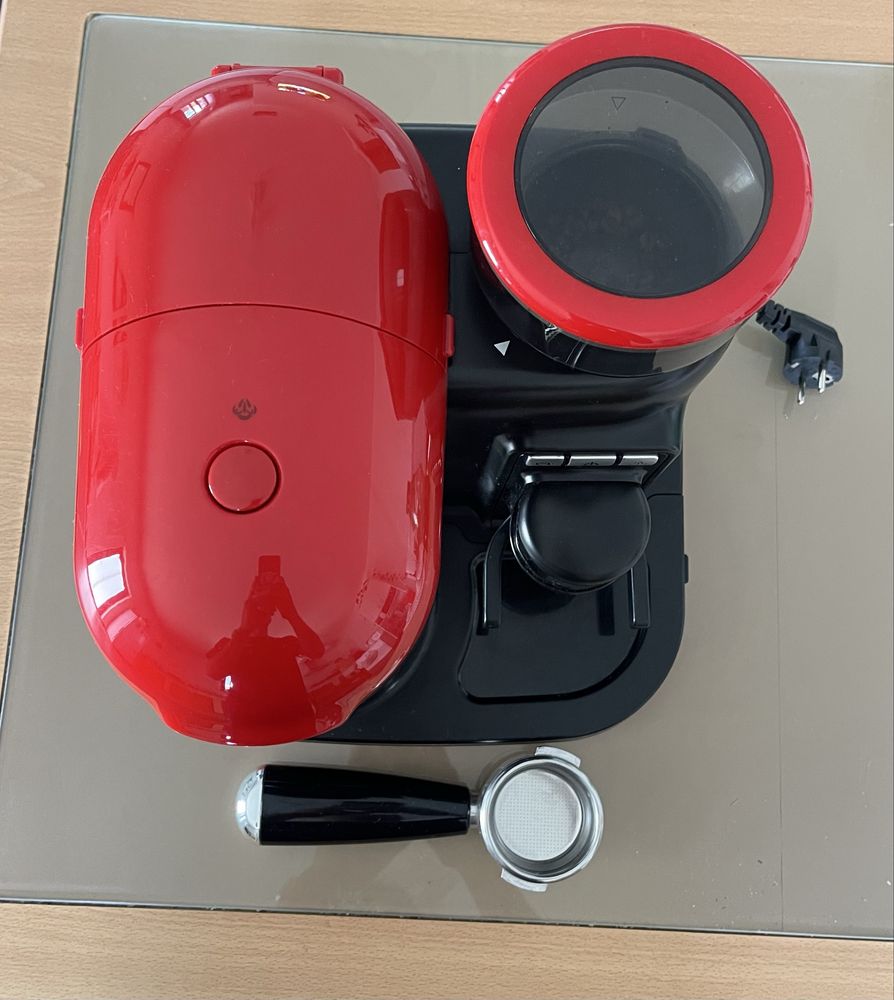 Maquina de cafe Ariete com moinho