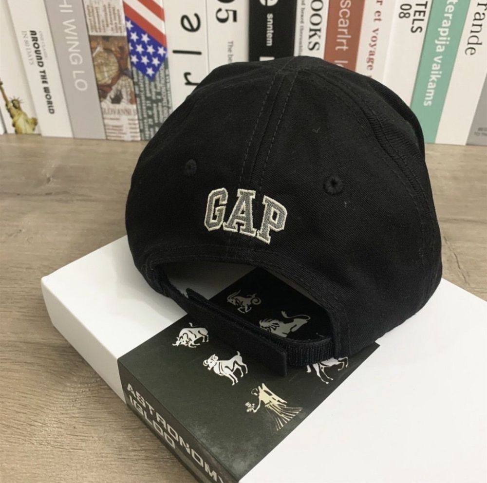 Бейсболка Yeezy Gap Flame Cap кепка геп