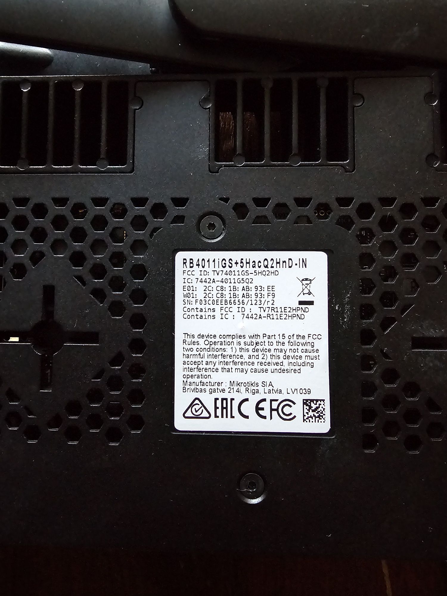 Router Mikrotik RB4011iGS+5HacQ2HnD-IN