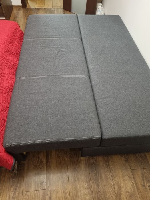 Nowoczesny narożnik z funkcją spania i pojemnikiem na pościel