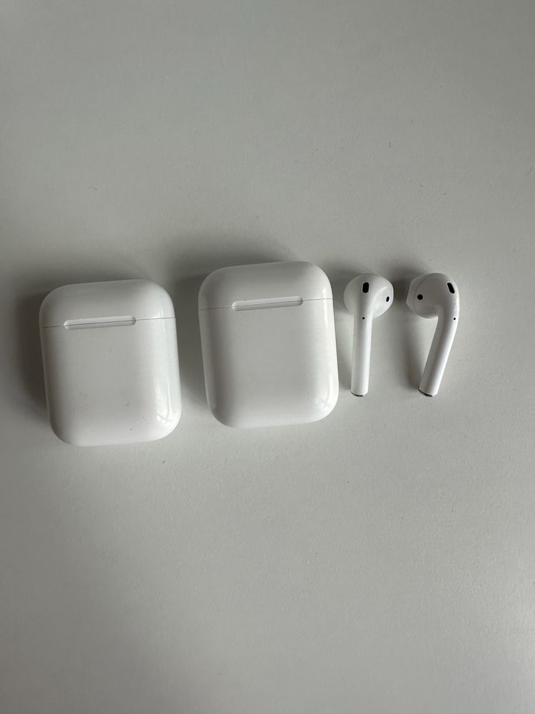 Airpods 1 (два кейса, навушники є тільки для 1 кейса)