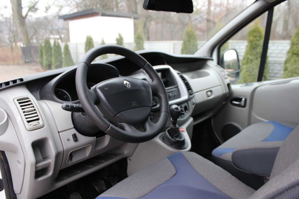 Renault Trafic 2011 оригінальний пасажир 9 мість рідна фарба