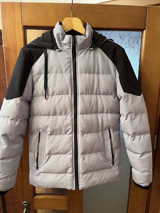 Куртка зимова , тепла