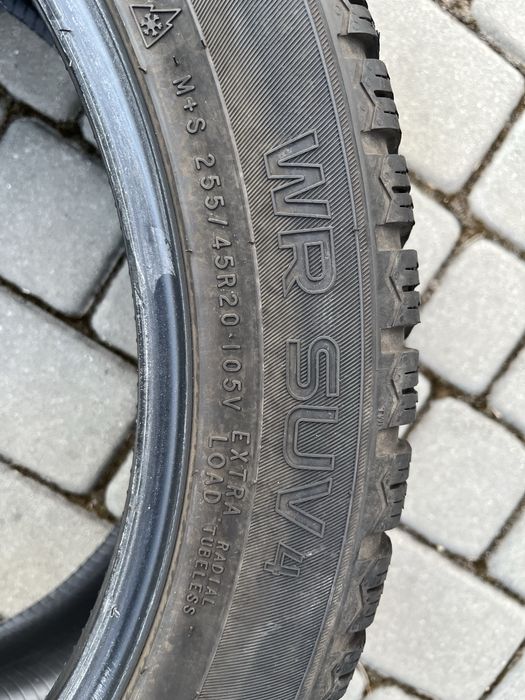 Opony zimowe 255/45/20 Nokian Tyres WR suv 4 z 2019