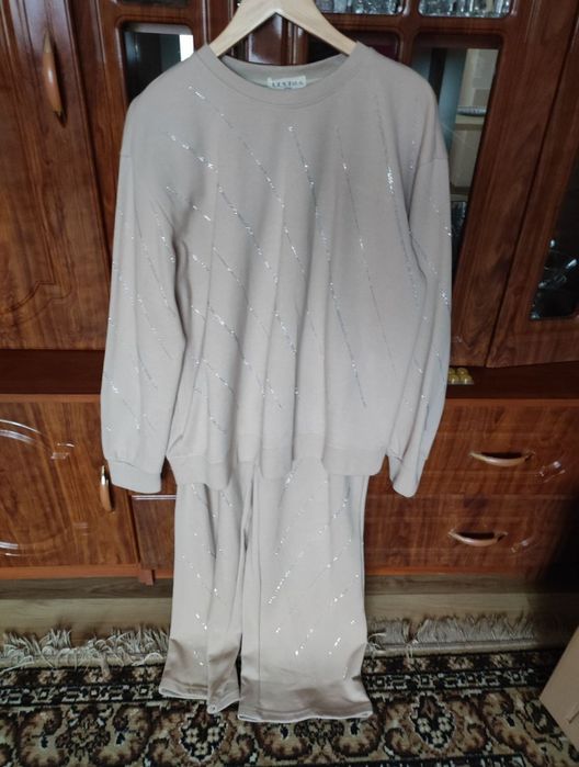 Костюм брючний 50-52 р